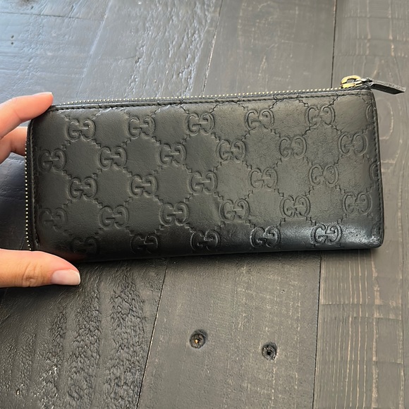 Authentic gucci half zip wallet - Picture 1 of 6